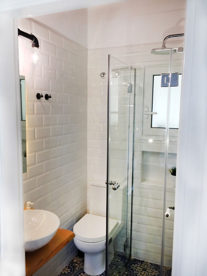 Luxury tempered-glass shower cabin