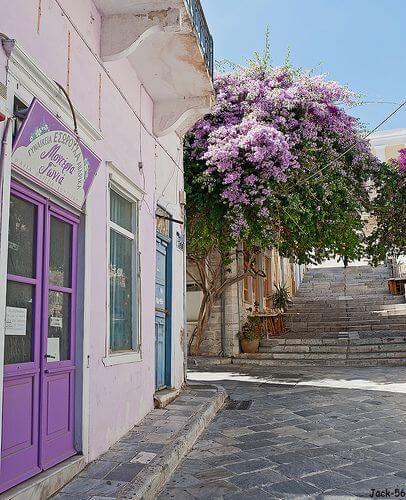 Loukia Studios and Suites Kini Syros - ermoupoli street