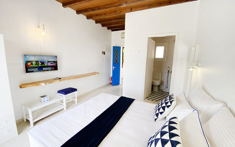 cozy-studio-kini-syros-loukia