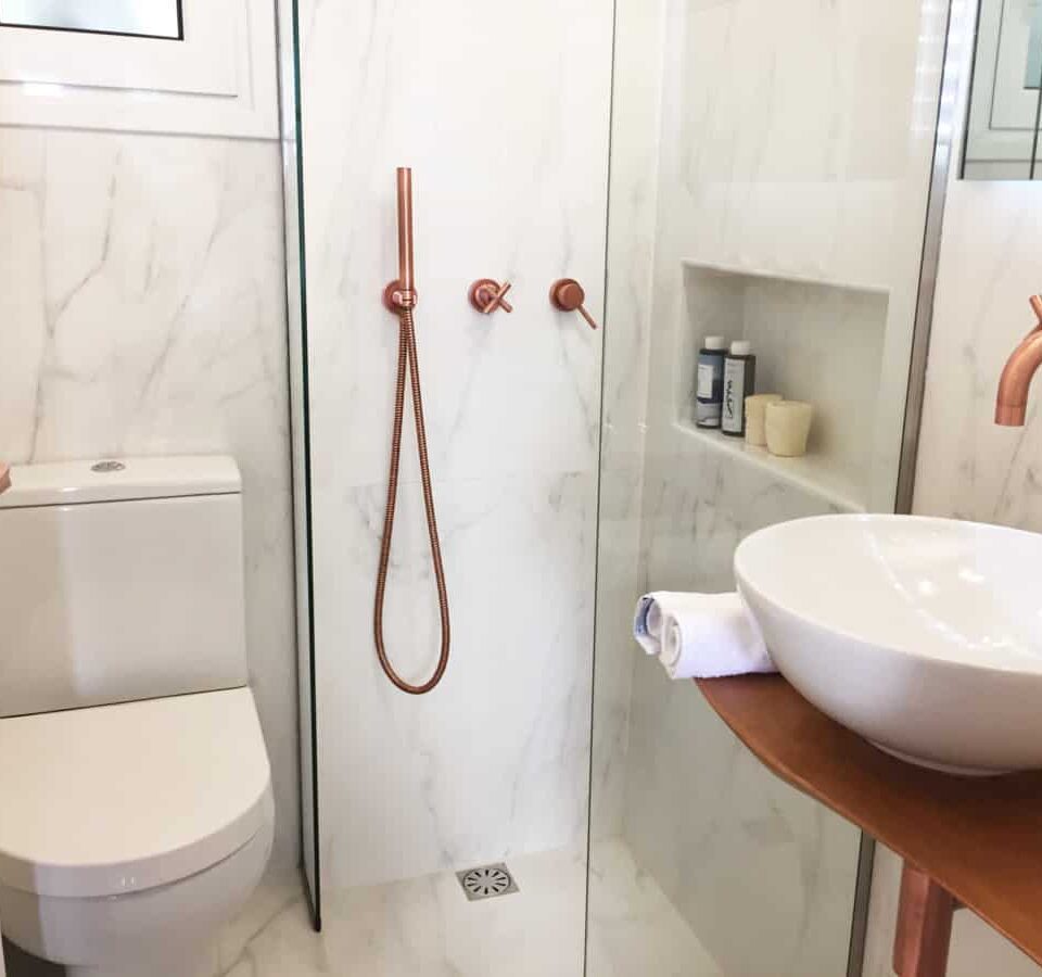 Executive Studio Kini Syros - Bathroom, Shower, Toilet