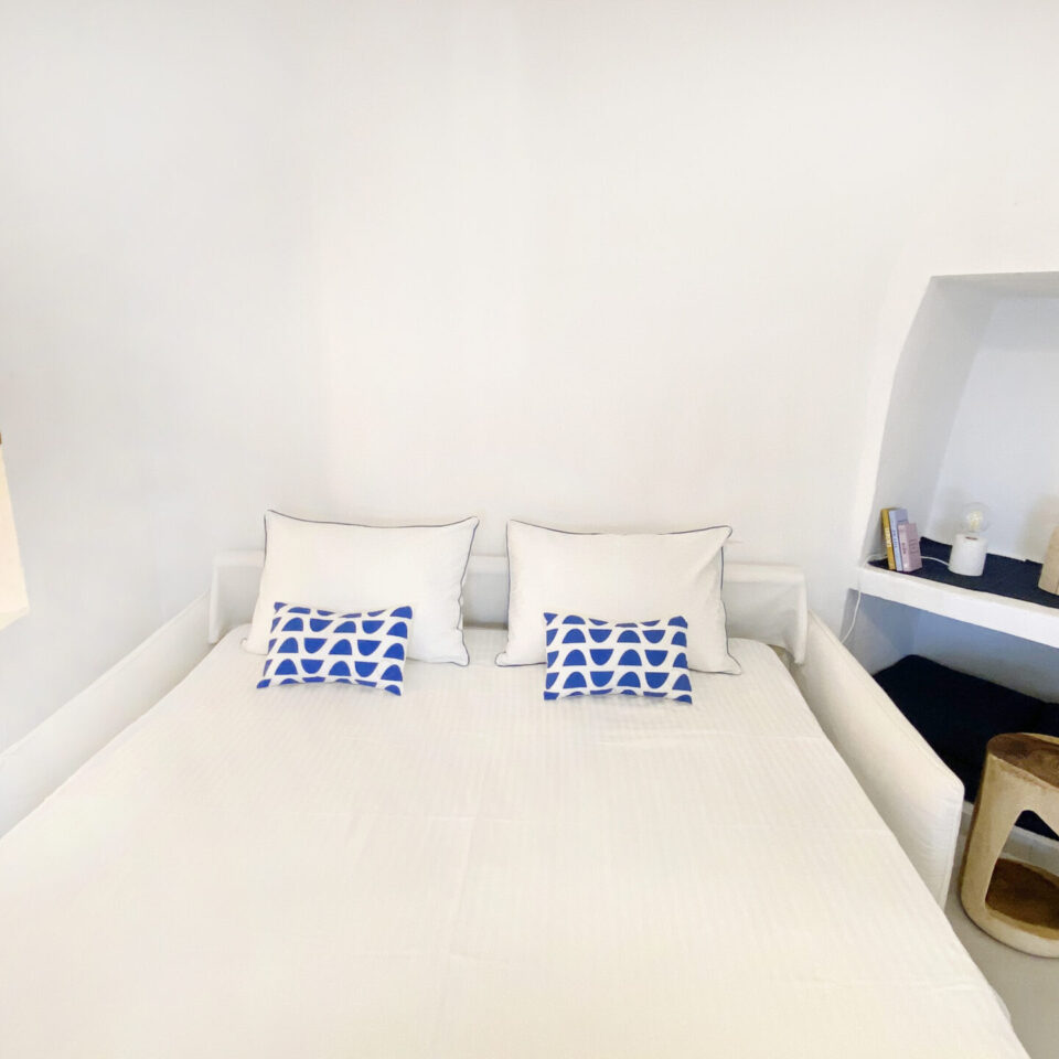 Queen size bed 160x200 cm
